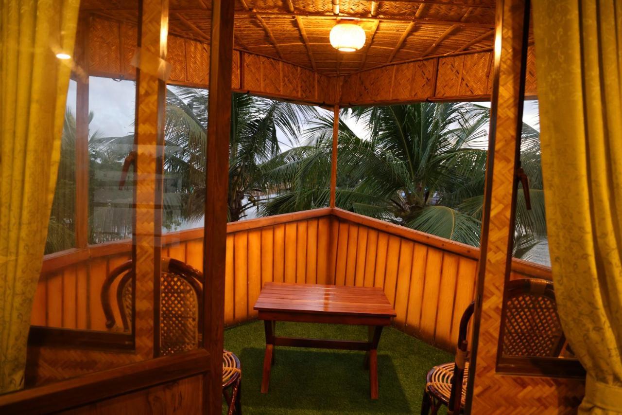 Riverine Homestay Kochin Exterior foto